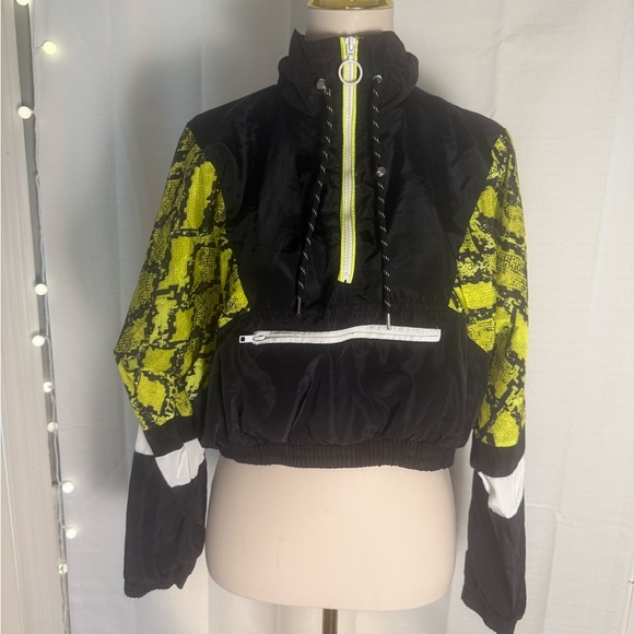 New Look Sport Black Neon Snake Print Cropped Windbreaker – M - Picture 1 of 9